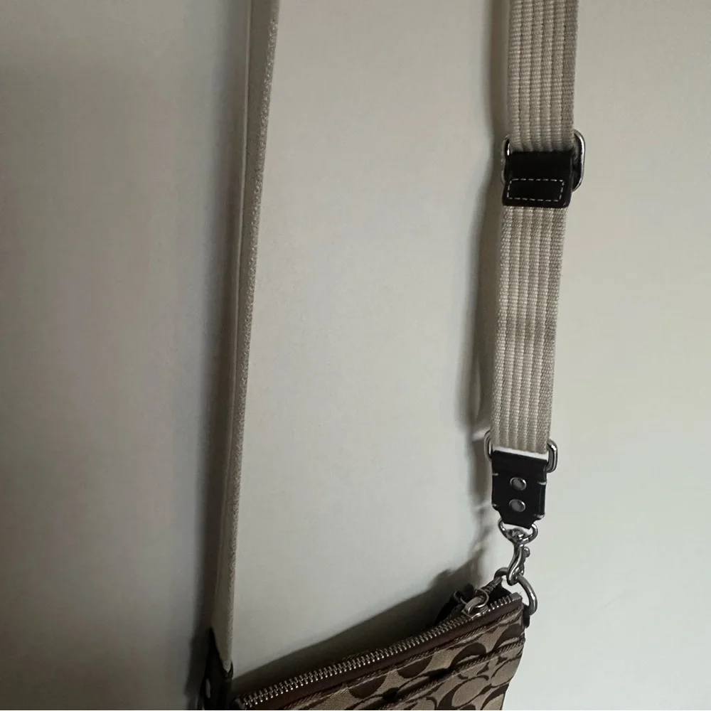 Coach Brown Signature Crossbody with Beige Strap - Picture 10 of 10